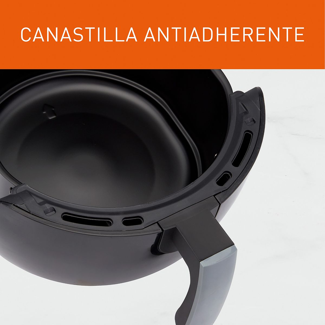 Freidora de Aire IMUSA Airfryer Esencial 3,2 Litros negra 4