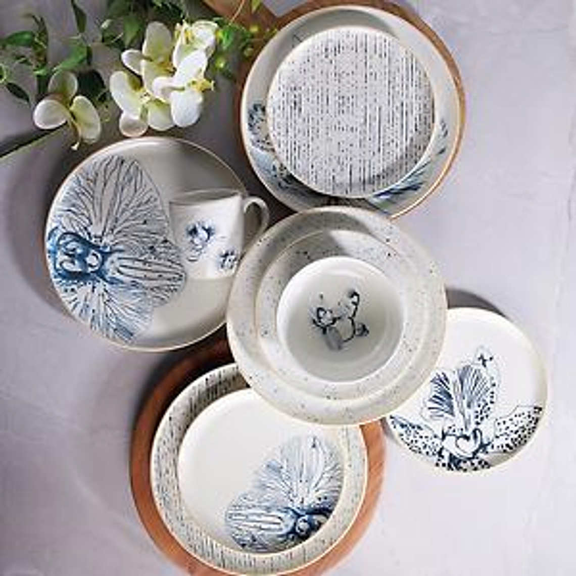 Vajilla Corona Cattleya 4 puestos 16 piezas 2