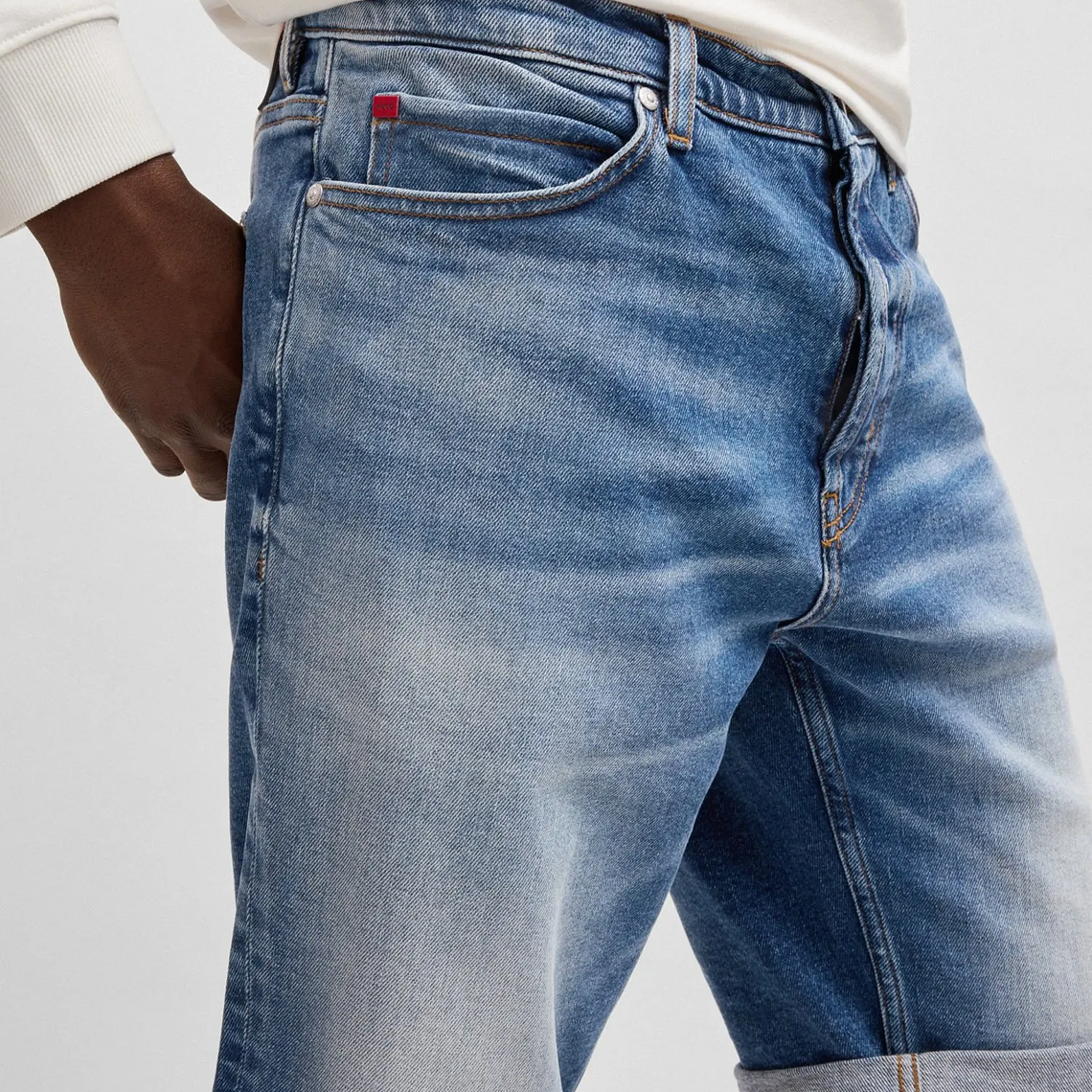 SHORTS TAPERED FIT EN CÓMODO DENIM ELÁSTICO AZUL HOMBRE 5