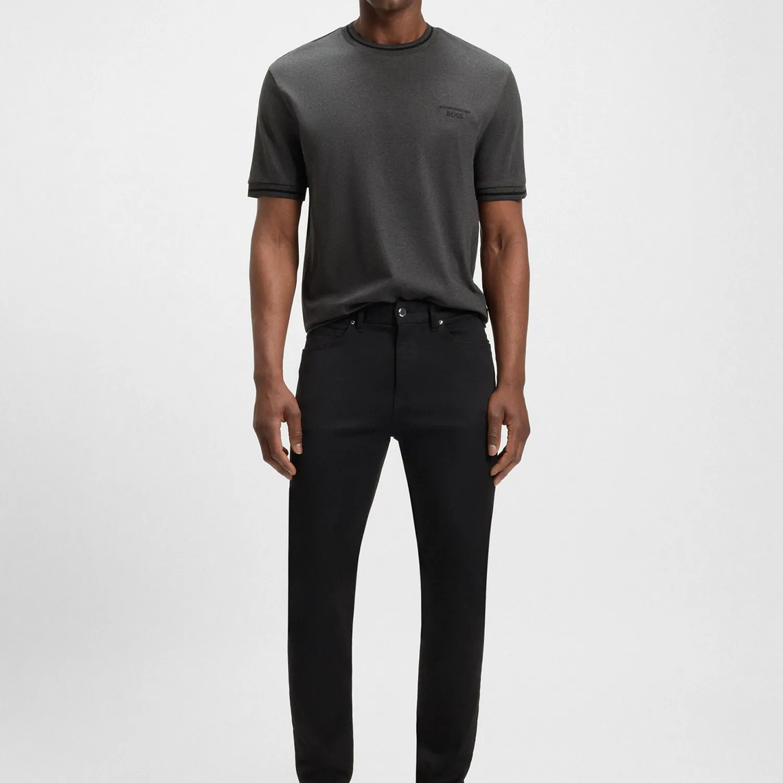 CAMISETA DE ALGODÓN PORSCHE X BOSS CON ACABADO CON CONTROL DE LA HUMEDAD PLAYERA REGULAR FIT HOMBRE 1