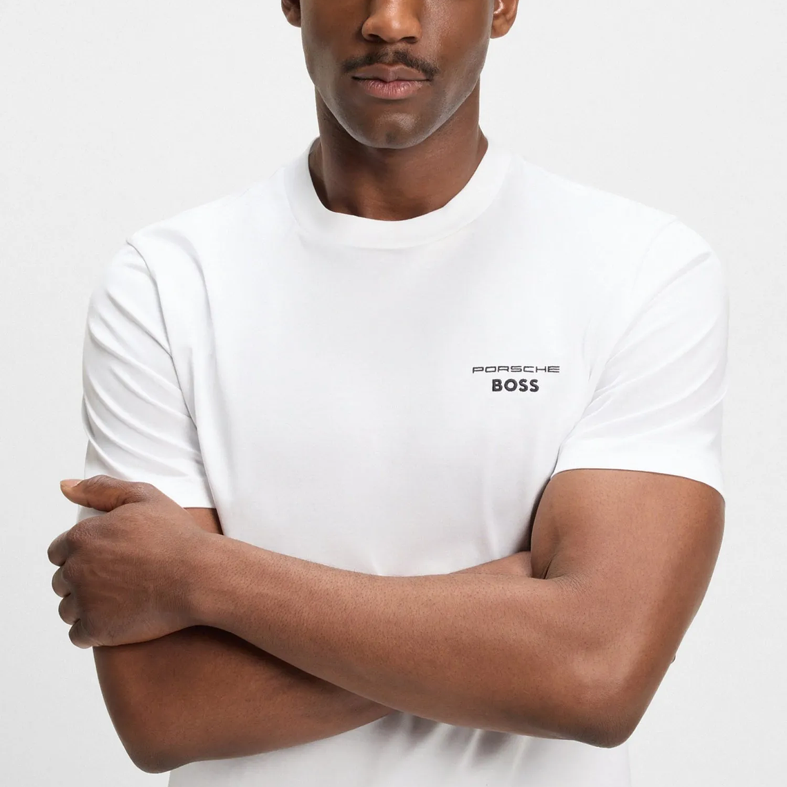 CAMISETA PORSCHE X BOSS DE ALGODÓN MERCERIZADO CON ILUSTRACIÓN DE TARGA PLAYERA REGULAR FIT HOMBRE 3