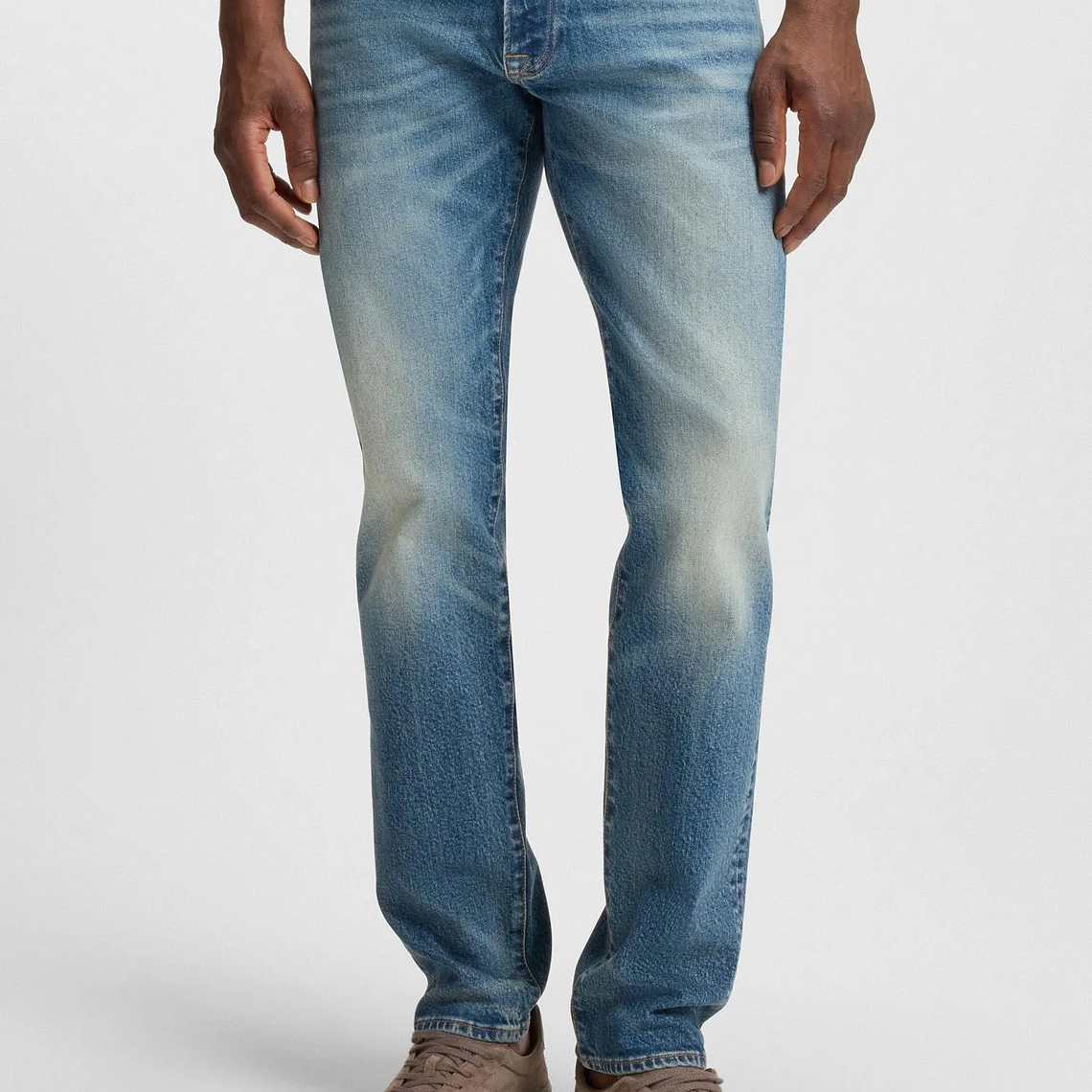 JEANS SLIM FIT CON DETALLE DE LOGO ICÓNICO HOMBRE 3