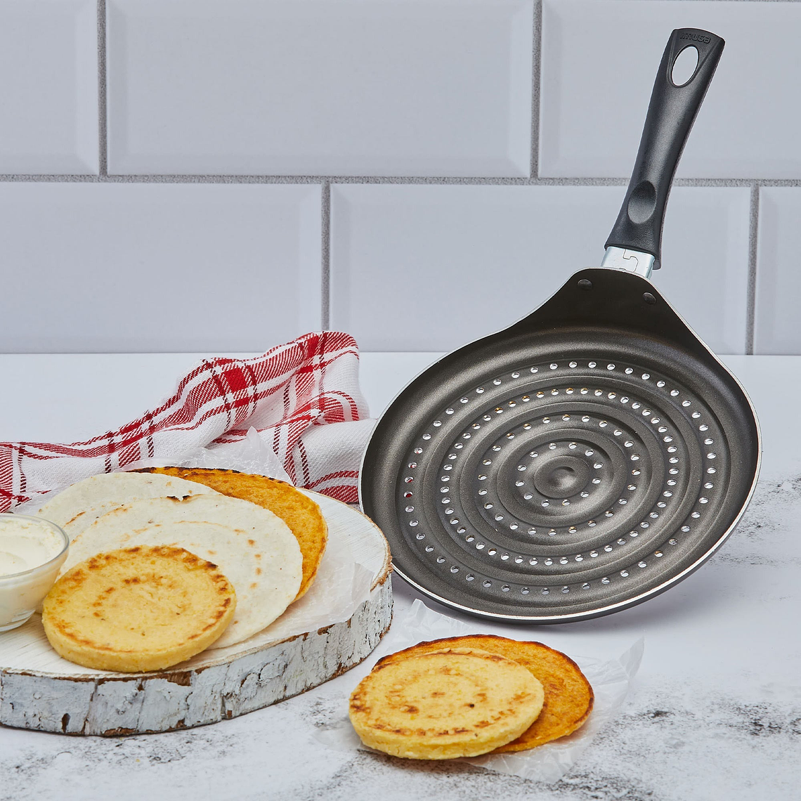 Sartén para Arepas Smart Antiadherente / Imusa 2