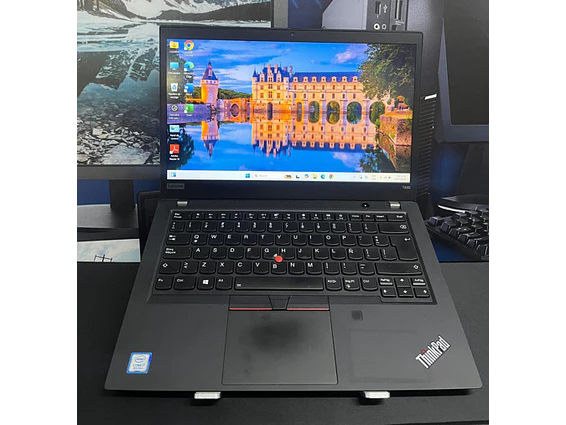 Portatil Lenovo Thinkpad T490 1