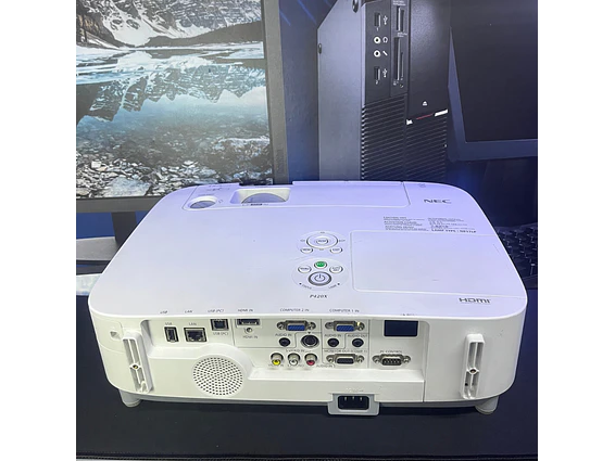 Proyector NEC P420X 2