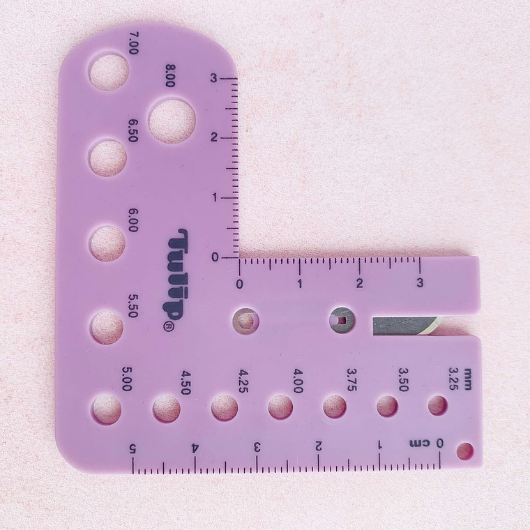 Regla con cortador de lana Tulip 1