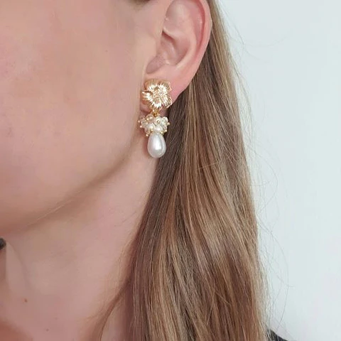 Aros flor racimo perlas
