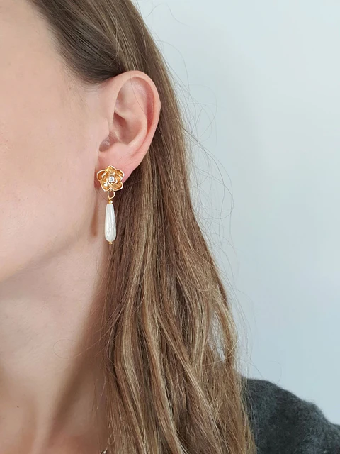 Aros flor y piedra luna