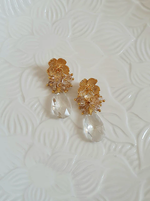 Aros flor, racimo y cristal transparente