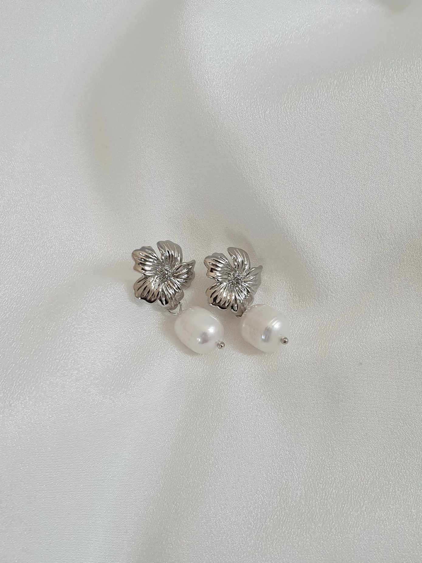 Aros Flor perla