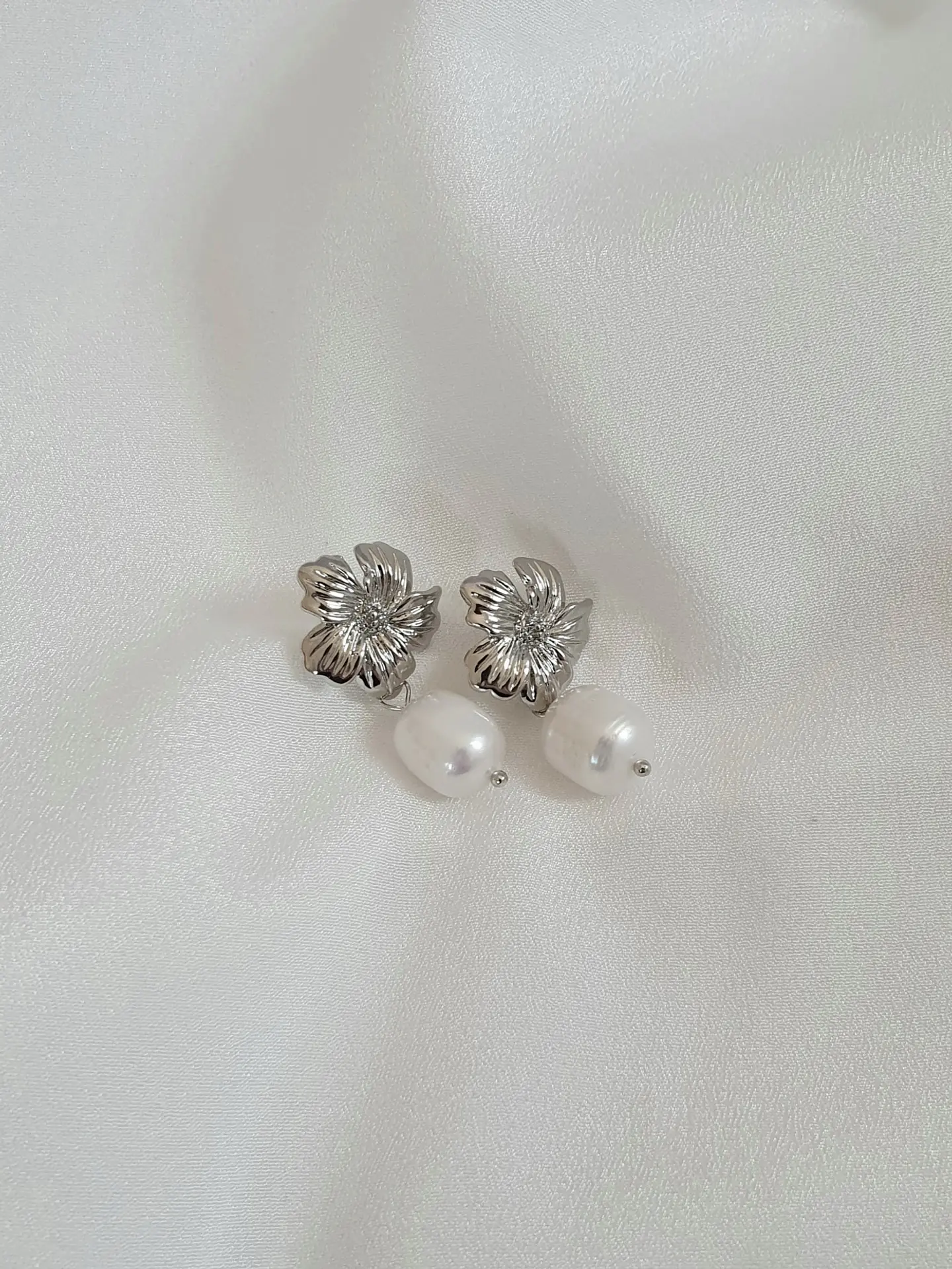 Aros Flor perla 1