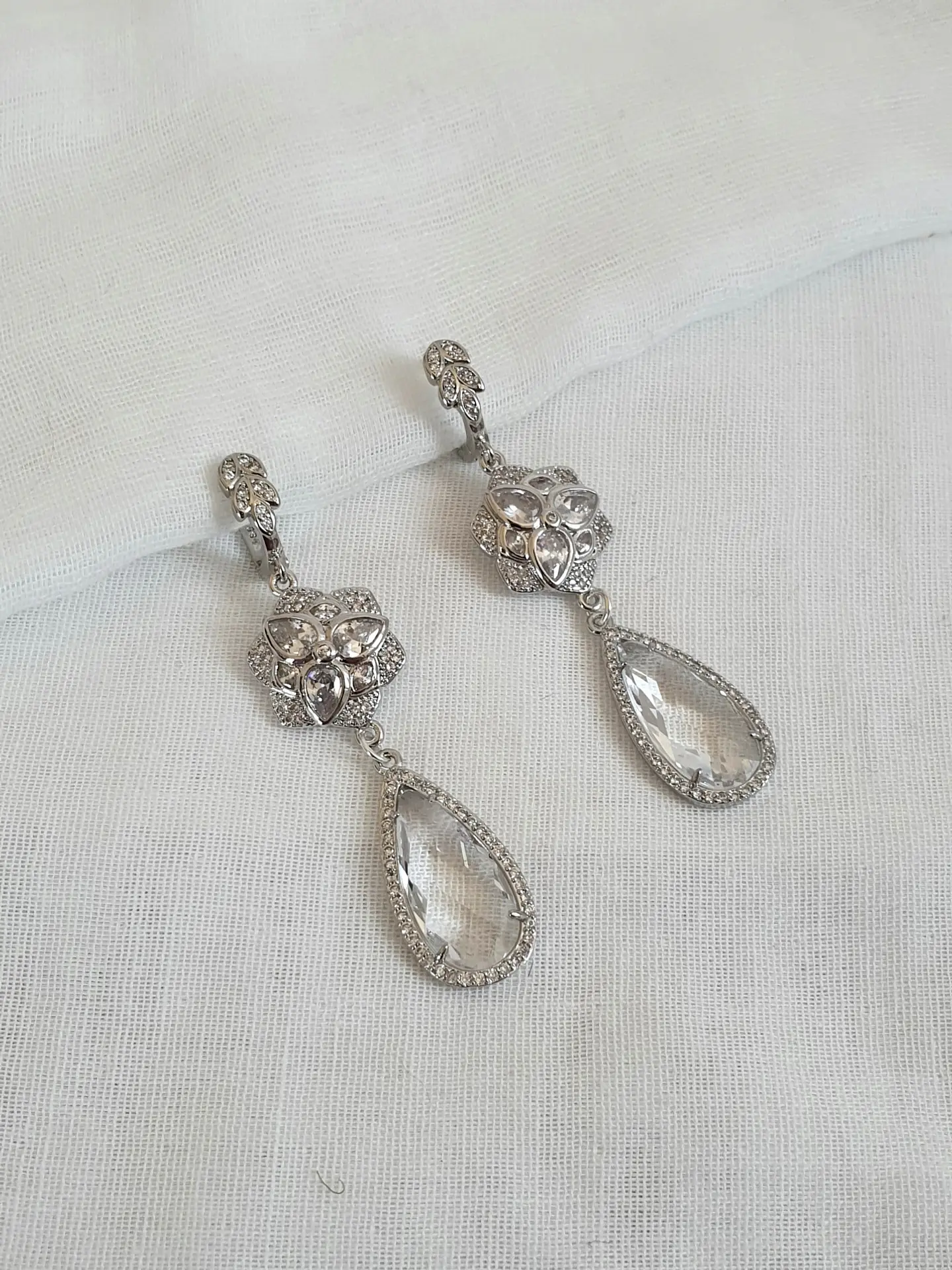 Aros argolla hojas con cristal transparente 2