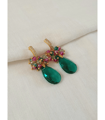 Aros con racimo verde con fucsia