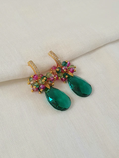 Aros con racimo verde con fucsia