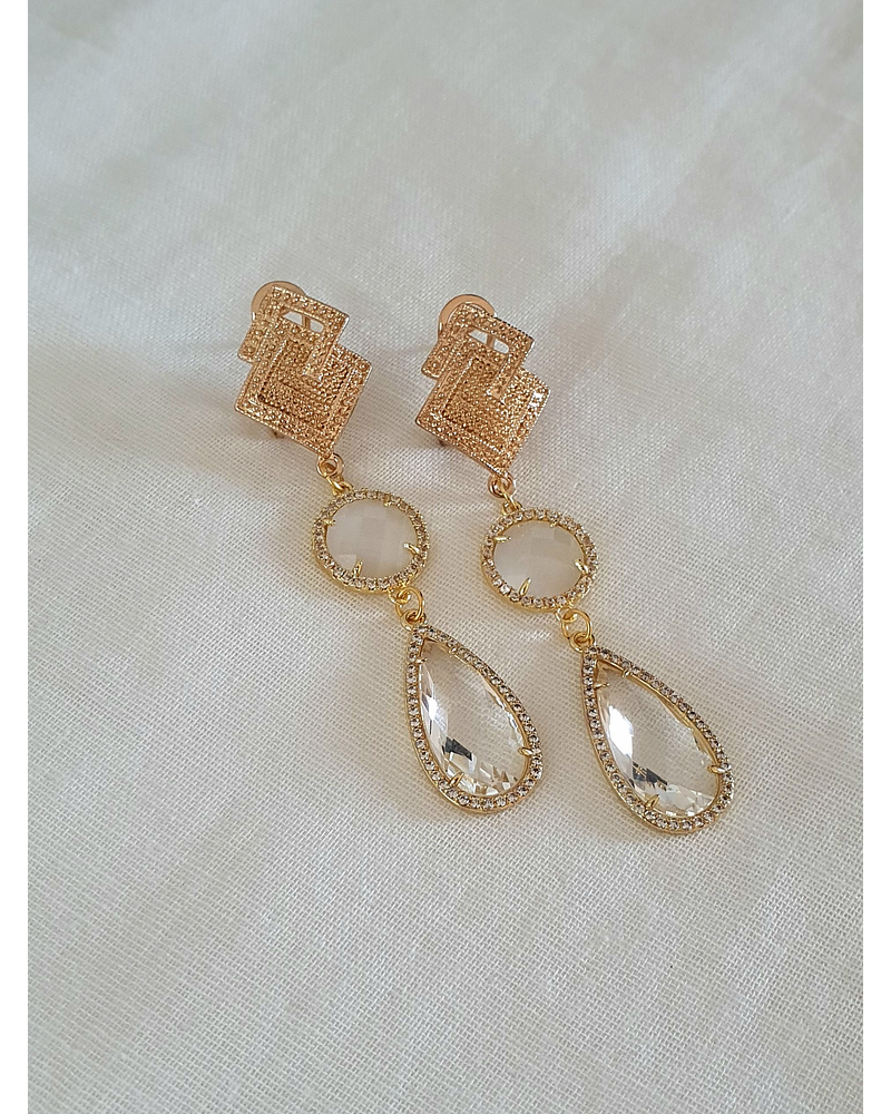 Aros largos con cristal blanco, transparente y circonitas