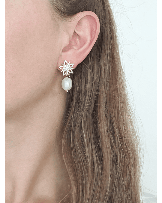 Aros flor circonita y perla natural