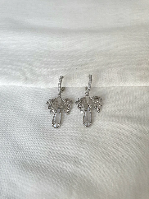 Aros con argolla con circonitas hoja y cristal