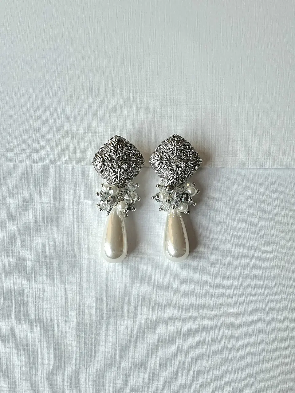 Aros vintage con perla y racimo 3