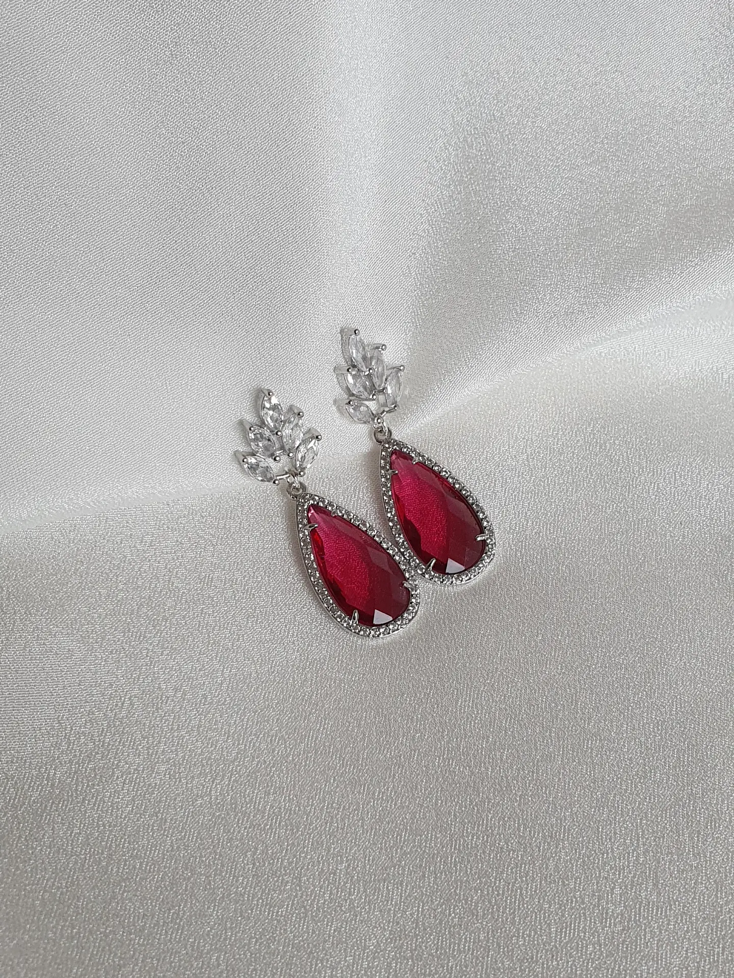 Aros con circonita y cristal frambuesa 2
