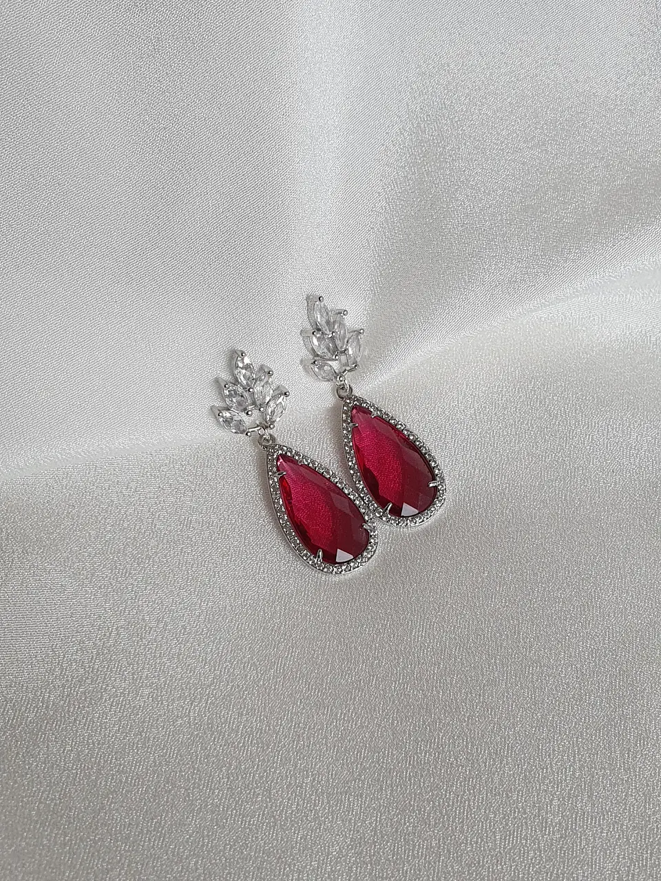 Aros con circonita y cristal frambuesa 2