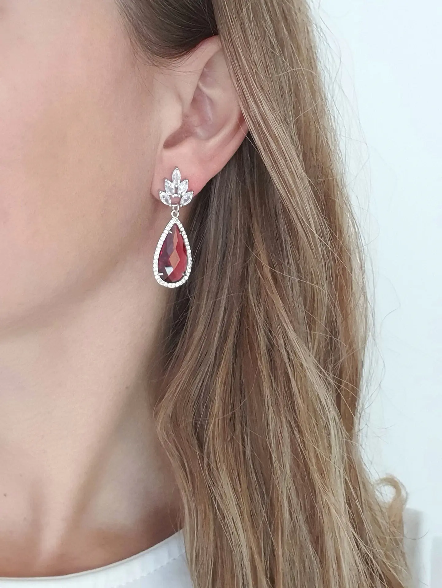 Aros con circonita y cristal frambuesa 3