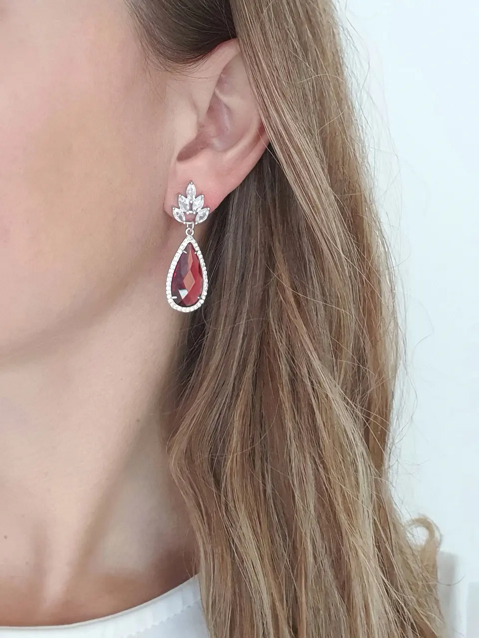 Aros con circonita y cristal frambuesa 3