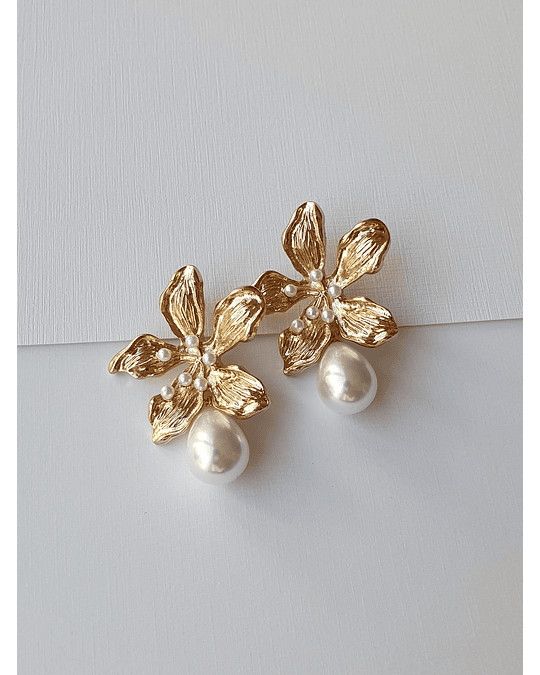 Aros flor con perlas