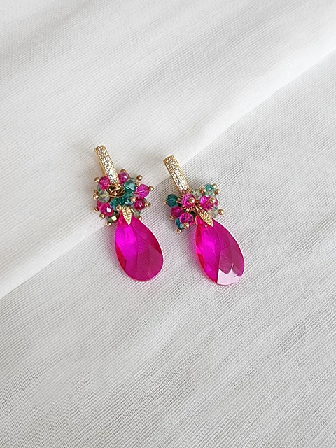 Argolla con cristal fucsia y racimo verde