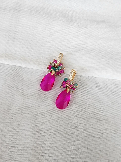 Argolla con cristal fucsia y racimo verde