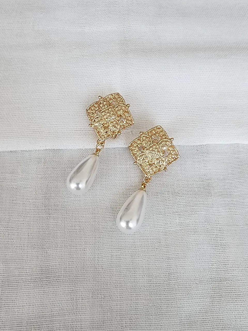 Aros dorados vintage perla 1