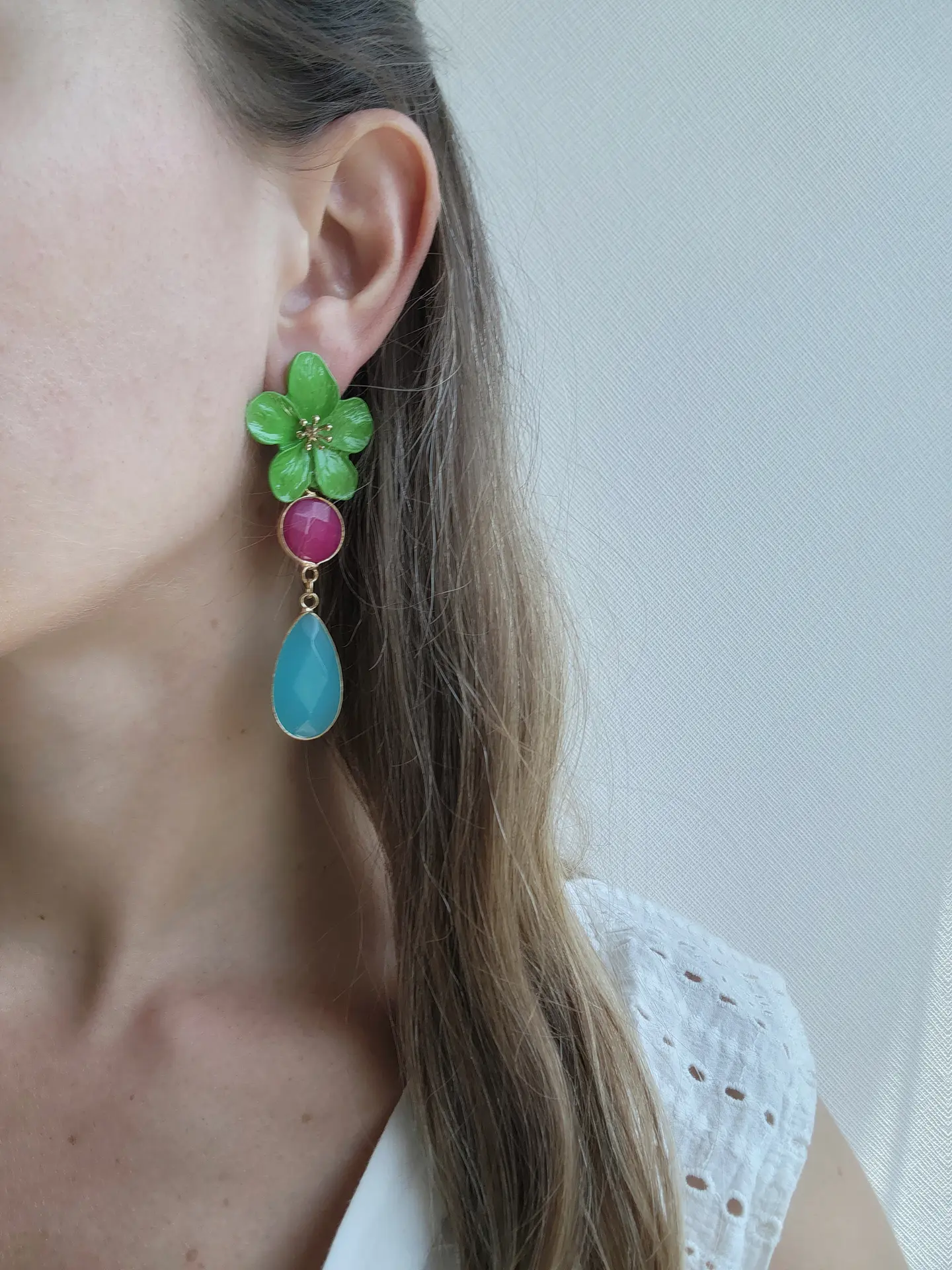 Aros Flor verde, fucsia y turquesa 2