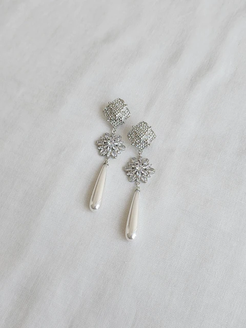 Aros flor circonita y perla larga