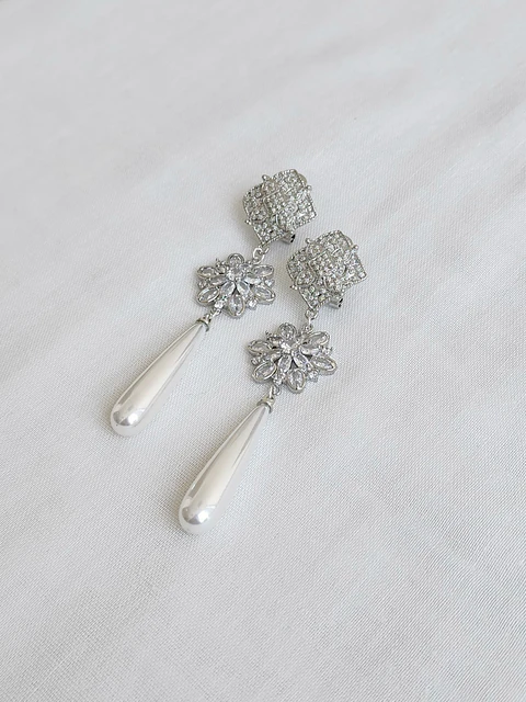 Aros flor circonita y perla larga
