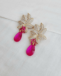 Aros hoja XL con strass, cristal fucsia y racimo