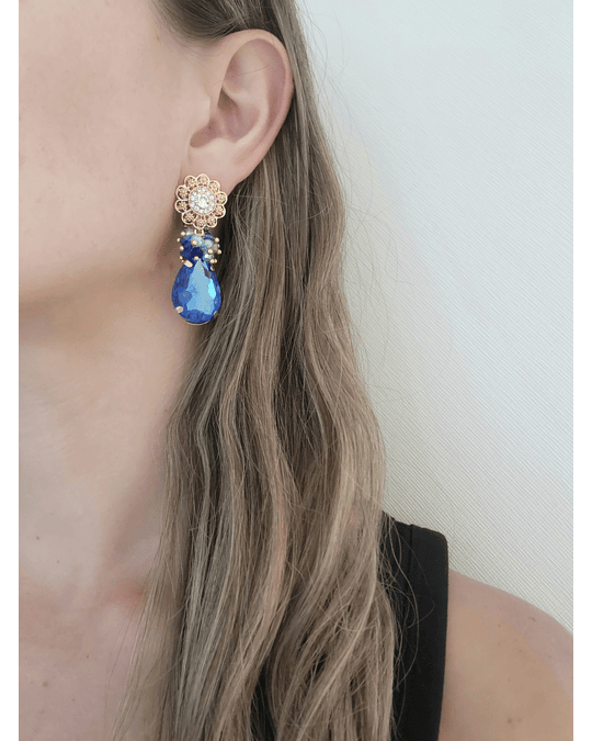 Aros flor con circones cristal azul con racimo