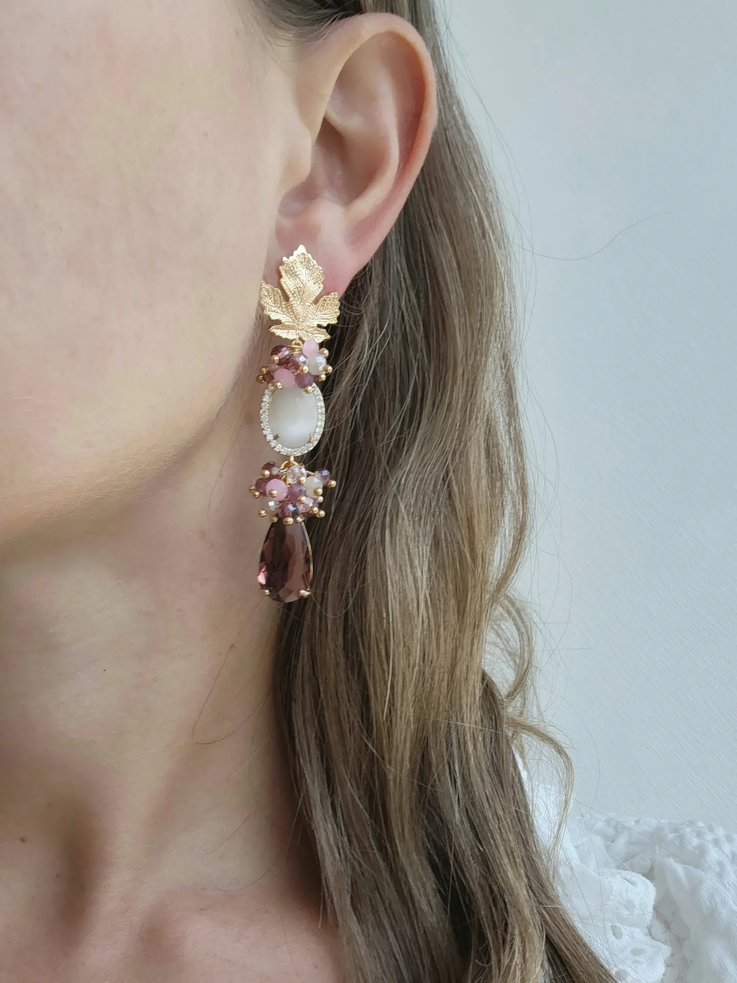 Aros hoja con cristal blanco y burdeo 4