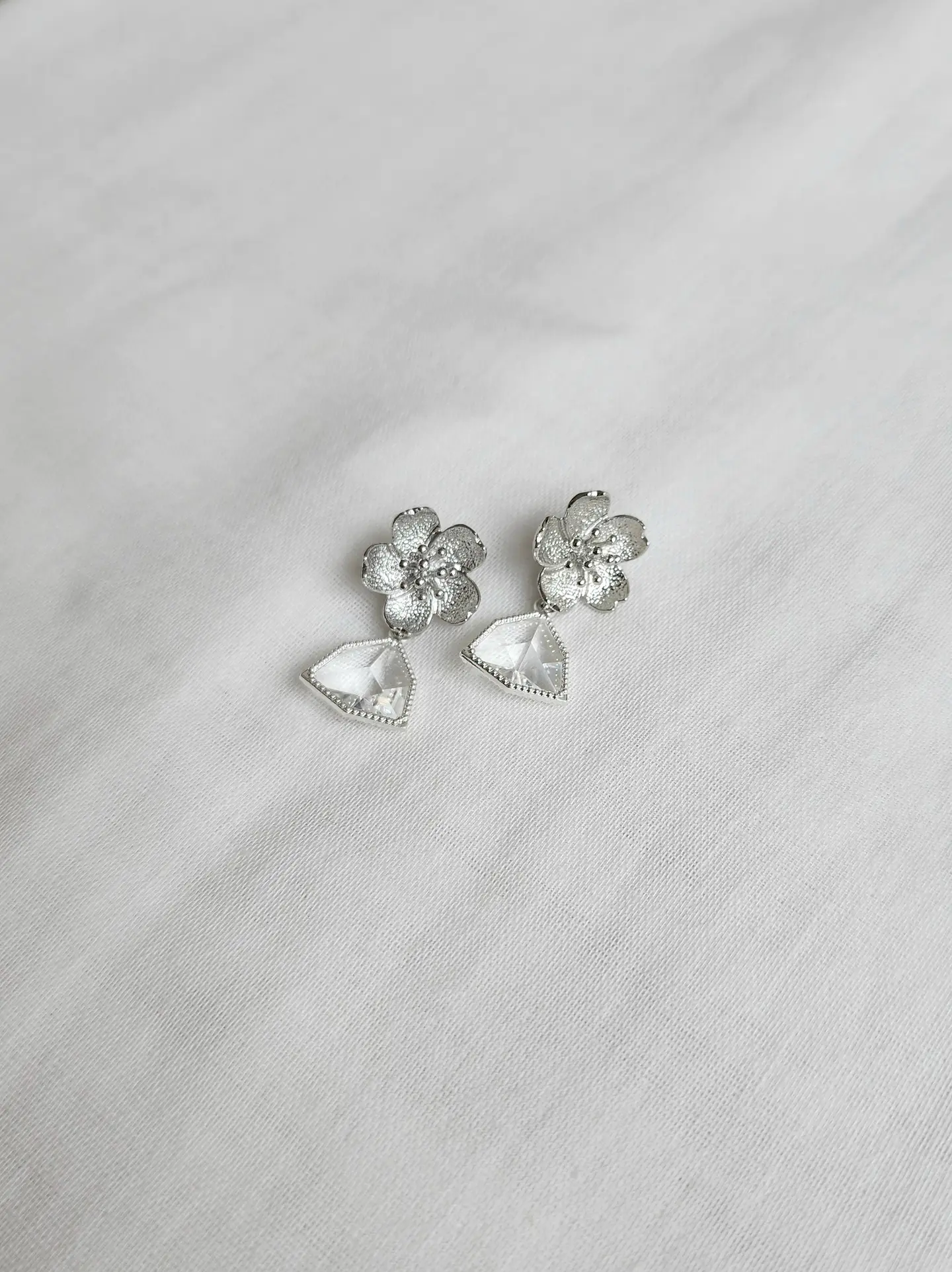Aros flor y cristal piramidal 1