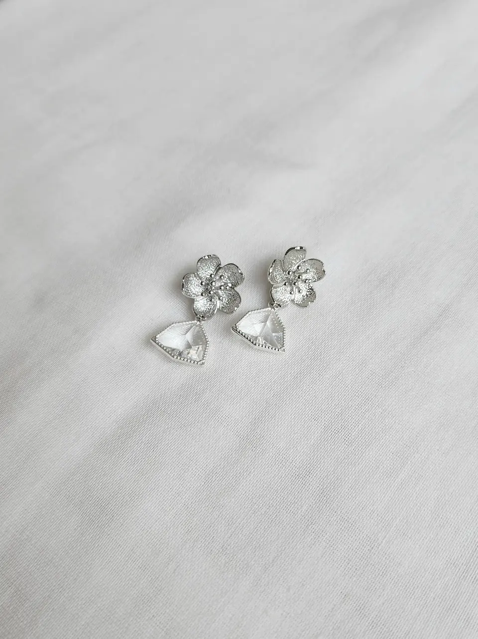 Aros flor y cristal piramidal 1