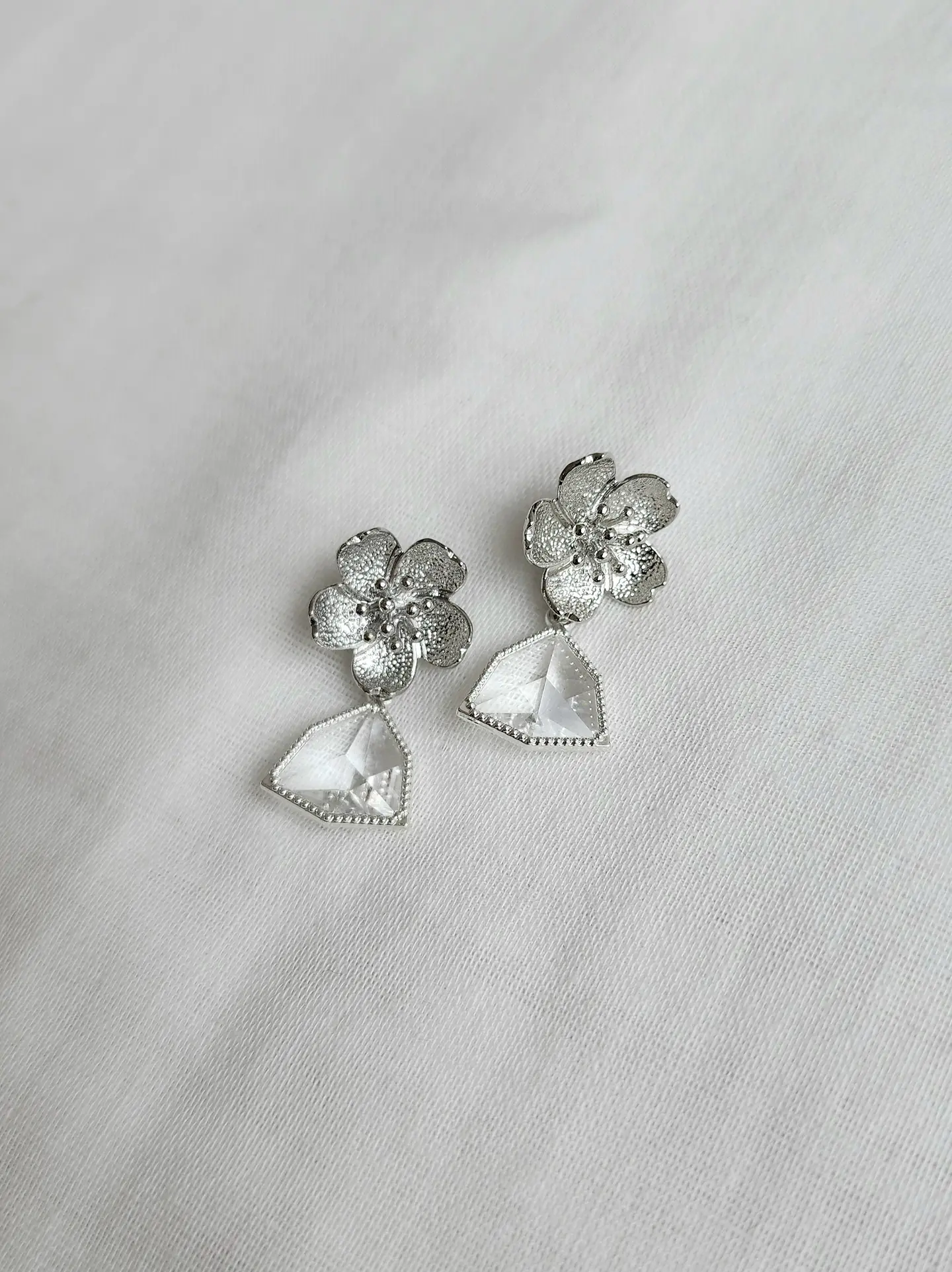 Aros flor y cristal piramidal 2