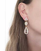 Aros largos dorados con circonitas y cristal - Miniatura 3