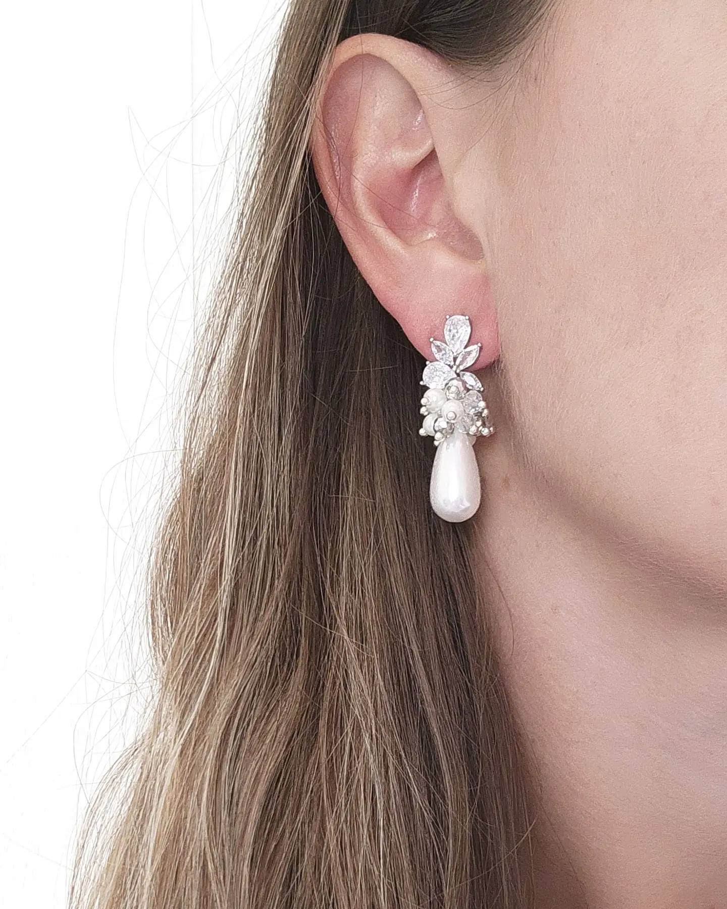 Aros con circonita, perla y racimo 3