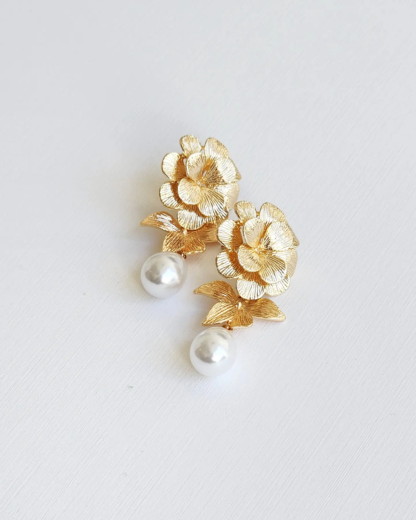 Aros flor con hoja y perla 2