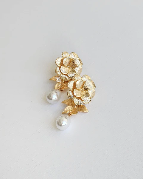 Aros flor con hoja y perla