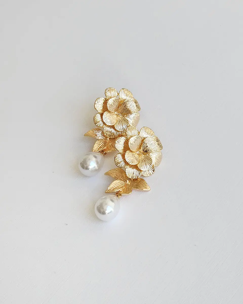 Aros flor con hoja y perla 1