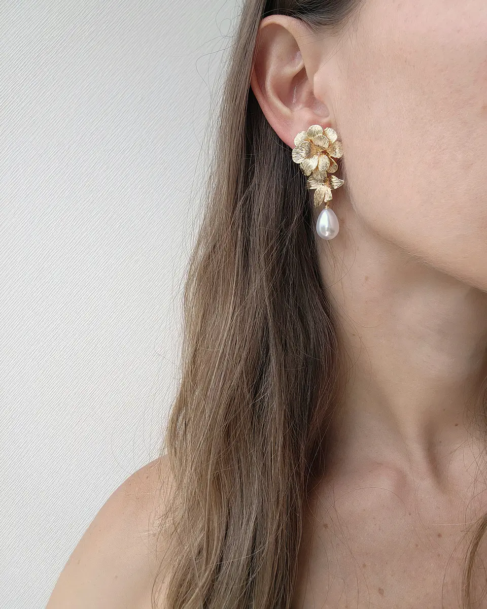 Aros flor con hoja y perla 3