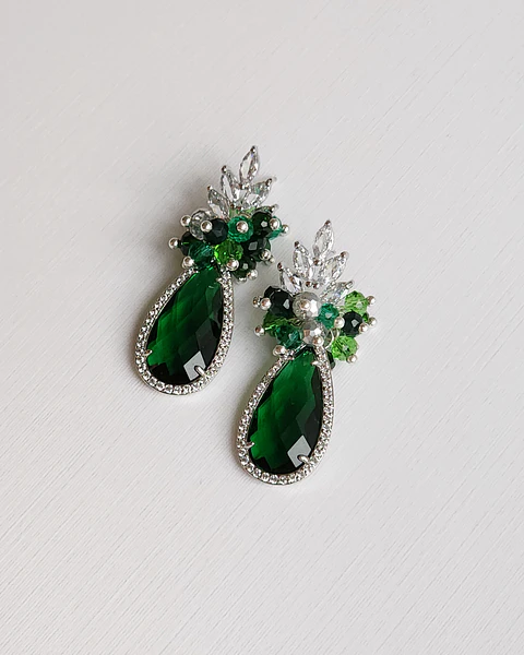 Aros cristal verde con circonitas y racimo