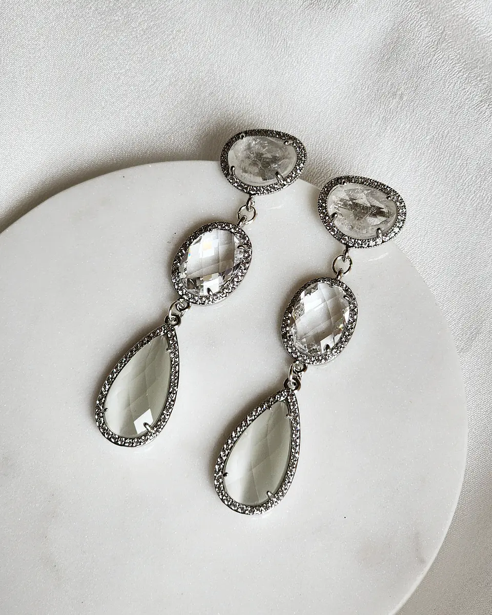 Aros largos, cuarzo, cristal transparente y blanco con circonitas 3
