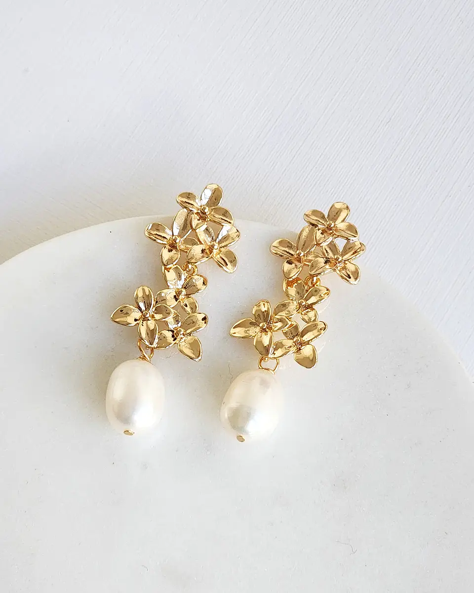 Aros doble flor con perla natural 2