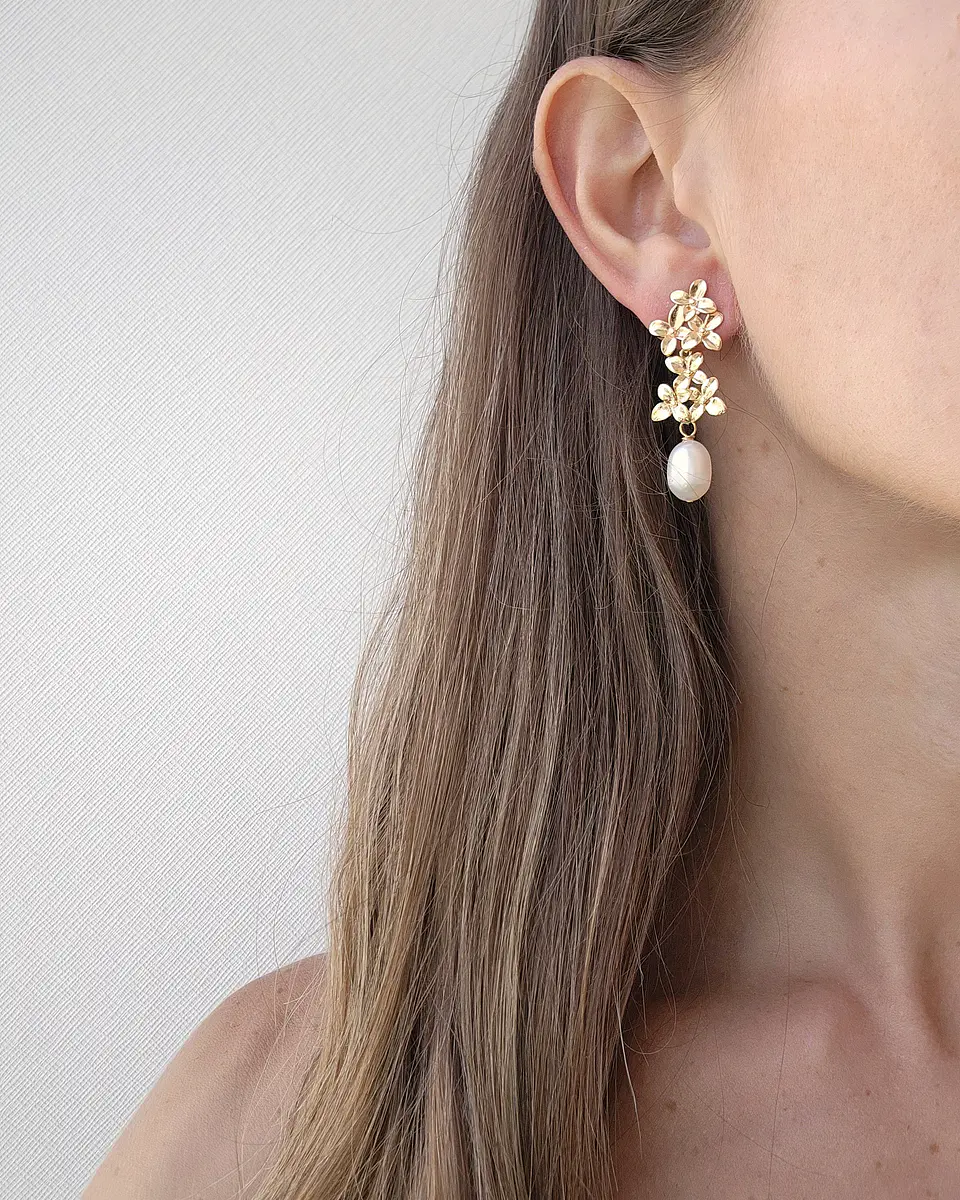 Aros doble flor con perla natural 3