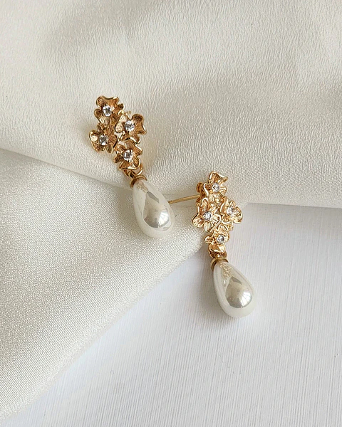 Aros cuatro flores con perla